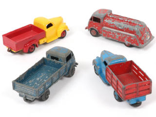 Lot 255 - DINKY TOYS (FRANCE) (4)