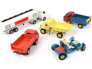 Lot 258 - DINKY TOYS (FRANCE) (5)