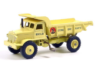 Lot 196 - DINKY TOYS GB (1)