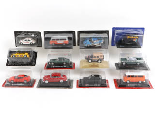 Lot 68 - DIVERS (12)