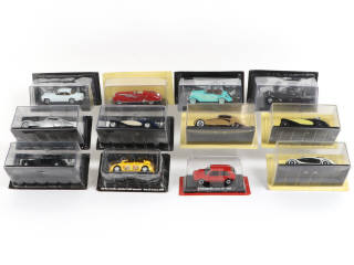 Lot 70 - DIVERS (12)