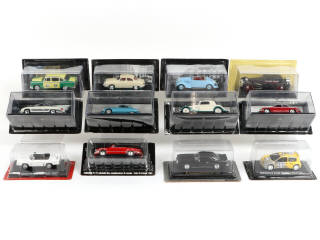 Lot 77 - DIVERS (12)