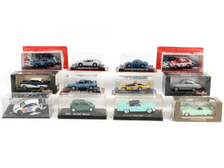 Lot 71 - DIVERS (12)