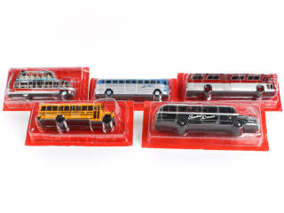 Lot 104 - HACHETTE EDITIONS (FRANCE) (5)