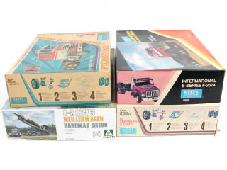 Lot 6 - DIVERS (4)