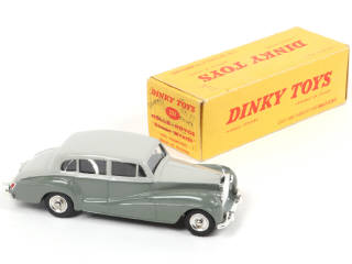 Lot 264 - DINKY TOYS (FRANCE) (1)