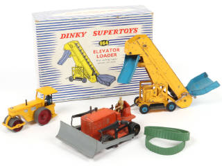 Lot 261 - DINKY TOYS (3)