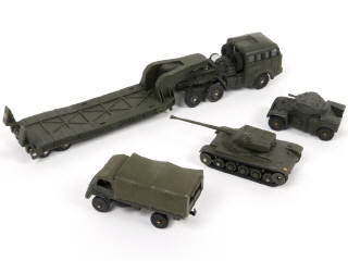 Lot 268 - DINKY TOYS (FRANCE) (4)