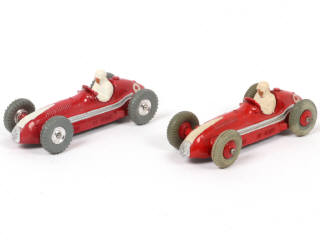 Lot 258 - DINKY TOYS (GB) (2)