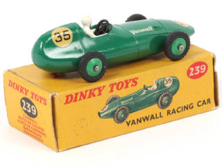 Lot 254 - DINKY TOYS (GB) (1)