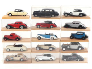 Lot 53 - DIVERS (15)