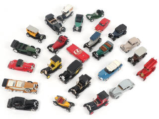 Lot 69 - DIVERS (25)