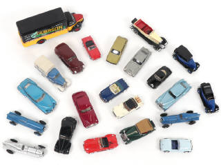 Lot 68 - DIVERS (22)