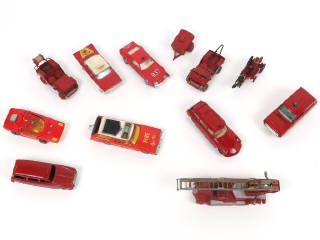 Lot 39 - DIVERS (12)