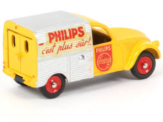 Lot 454 - DINKY TOYS (FRANCE) (1)