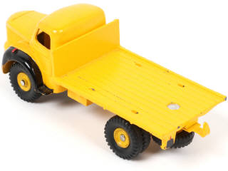 Lot 532 - DINKY TOYS (FRANCE) (1)
