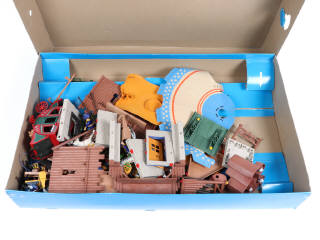 Lot 13 - PLAYMOBIL (ALLEMAGNE) (2)
