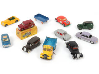 Lot 53 - DIVERS (11)