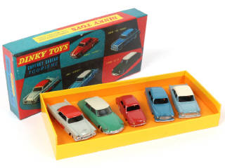 Lot 359 - DINKY TOYS (FRANCE) (5)