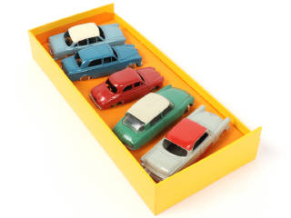 Lot 359 - DINKY TOYS (FRANCE) (5)