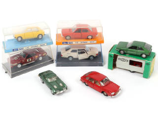 Lot 87 - DIVERS (8)