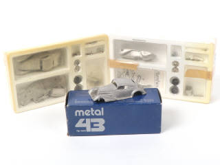Lot 22 - MODELCARS (3)