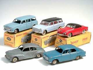 Lot 611 - DINKY TOYS (FRANCE) (5)