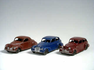 Lot 554 - DINKY TOYS (GB) (3)