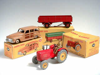 Lot 595 - DINKY TOYS (3)