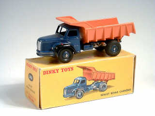 Lot 737 - DINKY TOYS FRANCE (1)