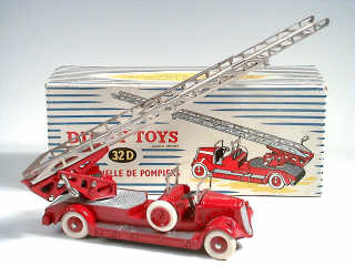 Lot 738 - DINKY TOYS (FRANCE) (1)