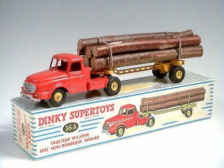 Lot 739 - DINKY TOYS (FRANCE) (1)