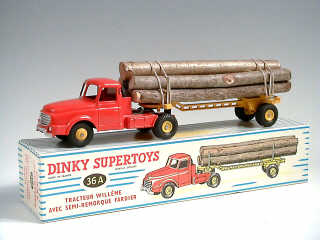 Lot 711 - DINKY TOYS (FRANCE) (1)