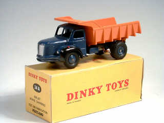 Lot 718 - DINKY TOYS FRANCE (1)