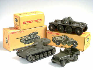 Lot 706 - DINKY TOYS (FRANCE) (3)