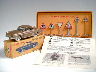 Lot 637 - DINKY TOYS FRANCE (2)