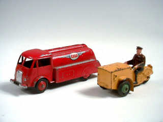 Lot 683 - DINKY TOYS (FRANCE) (2)