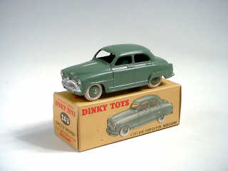 Lot 609 - DINKY TOYS (FRANCE) (1)