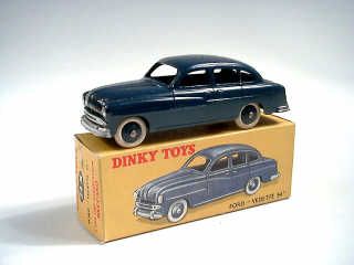 Lot 667 - DINKY TOYS FRANCE (1)
