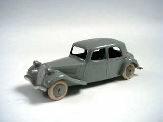 Lot 691 - DINKY TOYS (FRANCE) (1)