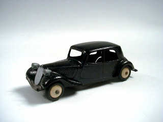 Lot 692 - DINKY TOYS (FRANCE) (1)