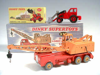 Lot 543 - DINKY TOYS  DIVERS (2)