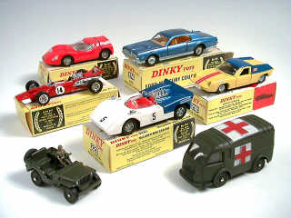 Lot 594 - DINKY TOYS  DIVERS (7)