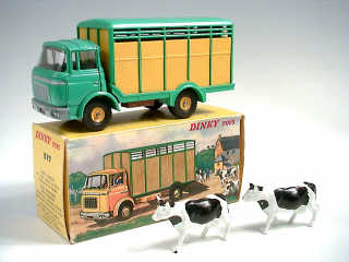 Lot 723 - DINKY TOYS FRANCE (1)