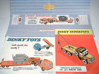 Lot 700 - DINKY TOYS FRANCE (3)