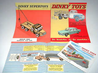 Lot 701 - DINKY TOYS (FRANCE) (4)