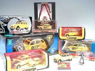 Lot 440 - CORGI TOYS & DIVERS (7)