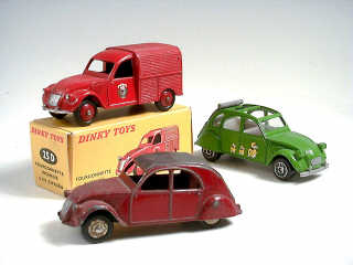 Lot 515 - DINKY TOYS FRANCE (3)