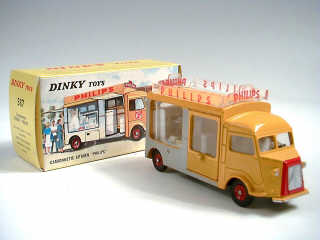 Lot 721 - DINKY TOYS FRANCE (1)