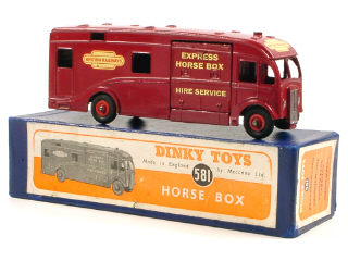 Lot 213 - DINKY TOYS (GB) (1)